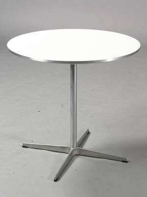 Arne Jacobsen. Cirkulært cafébord  køkkenbord