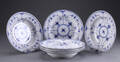 Royal Copenhagen. Seks musselmalede halvblonde suppetallerkener nr. 565 6