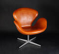 Arne Jacobsen. Svane lænestol, cognacfarvet læder