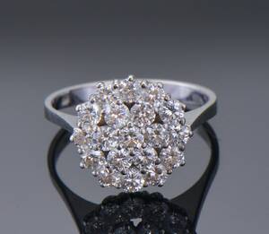 Brillantring af hvidguld, ca. 1.45 ct.