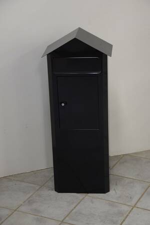 Postlåda med nyckel, Höjd 100 cm