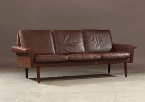 Dansk møbelproducent. Tre-pers. sofa, teak