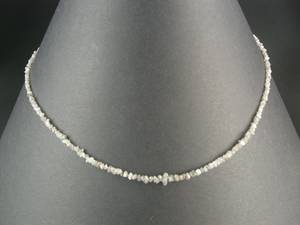 Rohdiamant-Collier weißgrau