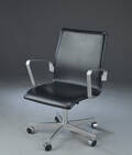 Arne Jacobsen. Oxford kontorstol med armlæn, model 3291