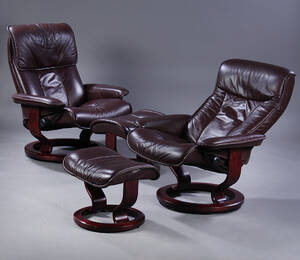 Ekornes. To Stressless lænestole med skamler. 4