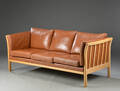 Møbelproducent. Tre-personers sofa med tremmesider
