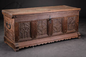 Kiste af egetræ, 1700-tallet