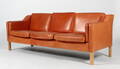 Mogens Hansen. Fritstående tre-pers sofa, cognac læder, model 195