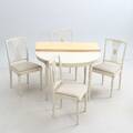 MATGRUPP. Axet-modell, fyra stolar, två ilägg