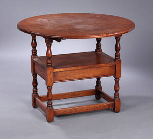 Stolebord af lakere egetræ, 1900-tallet
