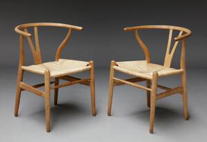 Hans J. Wegner. Et par Y-stole, model CH24 2 