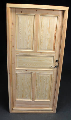 Snedkerudført hoveddør Denne vare er sat til omsalg under nyt varenummer 4264040