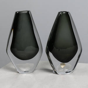 NILS LANDBERG, 2 vaser, Orrefors, signerade