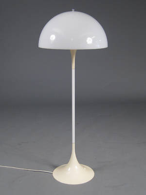 Verner Panton. Pantella standerlampe