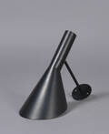 Væglampe, Louis Poulsen, AJ-væglampe af Arne Jacobsen 