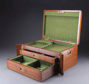 Bestikæske af mahogni, 1800-tallets 2. halvdel