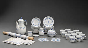 Bing  Grøndahl. ´Empire´.  Kaffeservice af porcelæn 29