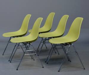 Charles Eames. Et sæt på fem skalstole, model DSS 5 