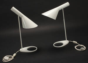 Arne Jacobsen. Par AJ bordlamper.2 