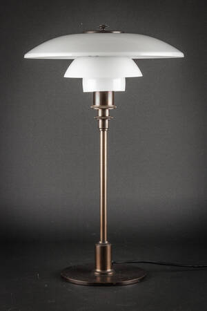 Poul Henningsen. TrePH bordlampe. Jubilæumsmodel 