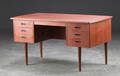 Skrivebord af teak, 1950erne, dansk møbelproducent