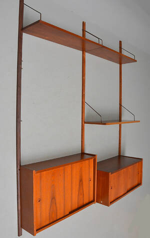 Dansk møbelproducent. Reolsystem af teaktræ. 1960erne