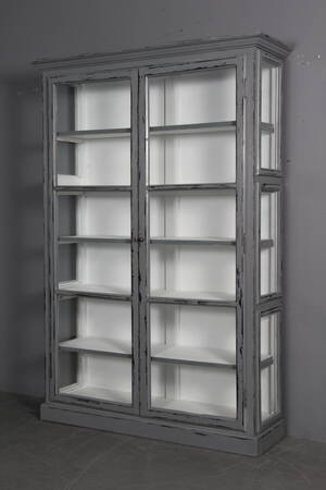 Vitrineskab. Gråbemalet.