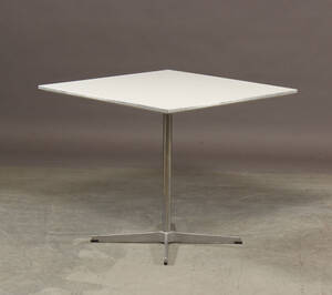 Piet Hein  Arne Jacobsen. Kvadratisk bord 