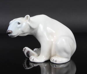 Royal Copenhagen. Isbjørn af porcelæn nr. 409