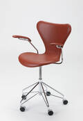 Arne Jacobsen. Kontorstol, model 3217, cognacfarvet læder