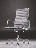Charles Eames. Kontorstol, Aluminium Group, sort læder 