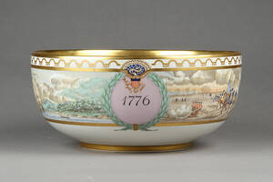Royal Copenhagen. Jubilæumsbowle af porcelæn 