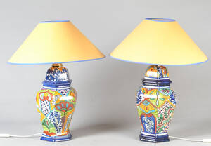 Et par bordlamper i porcelæn 2 Denne vare er sat til omsalg under nyt varenummer 4264813