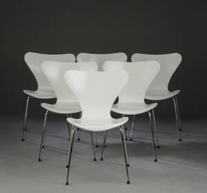 Arne Jacobsen. Sæt på seks stole model 3107, Syver-stole. 6