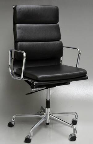 Charles Eames. Højrygget Soft Pad kontorstol med sort læder, model EA-219 Denne vare er sat til omsalg under nyt varenummer 4637992