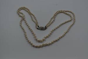 Pärlorcollier dubbelradigt odlade pärlor