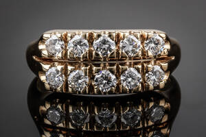 Brillantring af guld 18 kt. Ca. 0.80 ct.