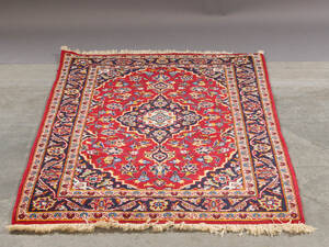 Orientalsk håndknyttet tæppe, 160x97 cm.