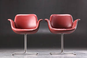 Johannes Foersom og Peter Hiort Lorenzen. To armstole, model Flamingo EJ205 2