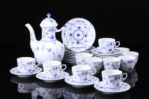 Royal Copenhagen. Musselmalet riflet kaffeservice 34 