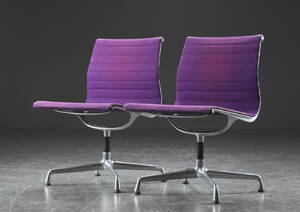 Charles Eames. Par stole fra serien Aluminium Group model EA-105 2