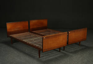 Ejvind A. Johansson. Par senge, palisander. 1950erne 2