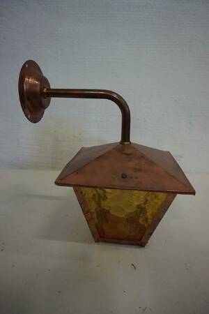 vägglampa i koppar