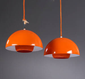 Verner Panton. Flowerpot, et par tidlige pendler i orange emalje 2