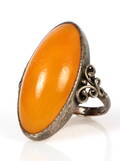 Ring med ravmontering, stering sølv, ca. 1930erne Denne vare er sat til omsalg under nyt varenummer 4439623