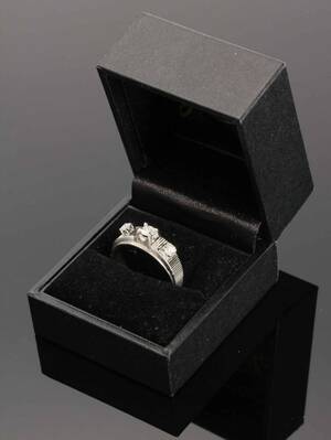 Ring med brillanter, ca. 0.43 ct, 18 kt. hvidguld