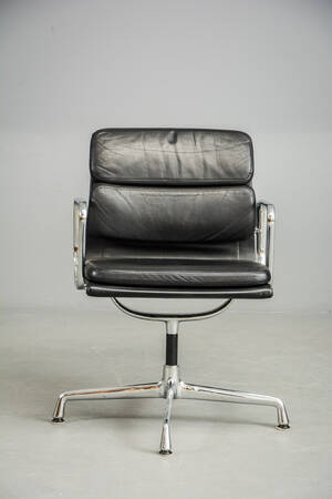Eames, soft pad stol m. sort læder, EA 208