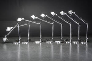 Michele De Lucchi  Giancarlo Fassina. Samling af otte stk. Tolomeo arkitektlamper fra Artemide 8  Denne vare er sat til omsalg under nyt varenummer 4854680