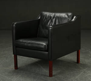 Dansk møbelproducent. Hvilestol i sort skind