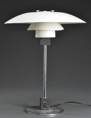 Poul Henningsen. PH 43 bordlampe